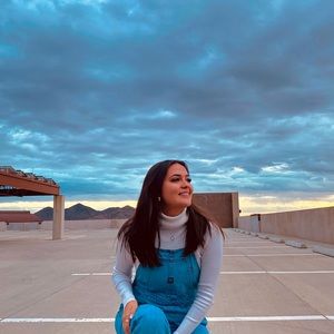 Meet your Posher, Dylaina